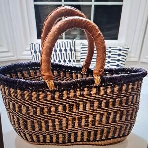 Antique Blue And White Tote Basket With Leather Handles